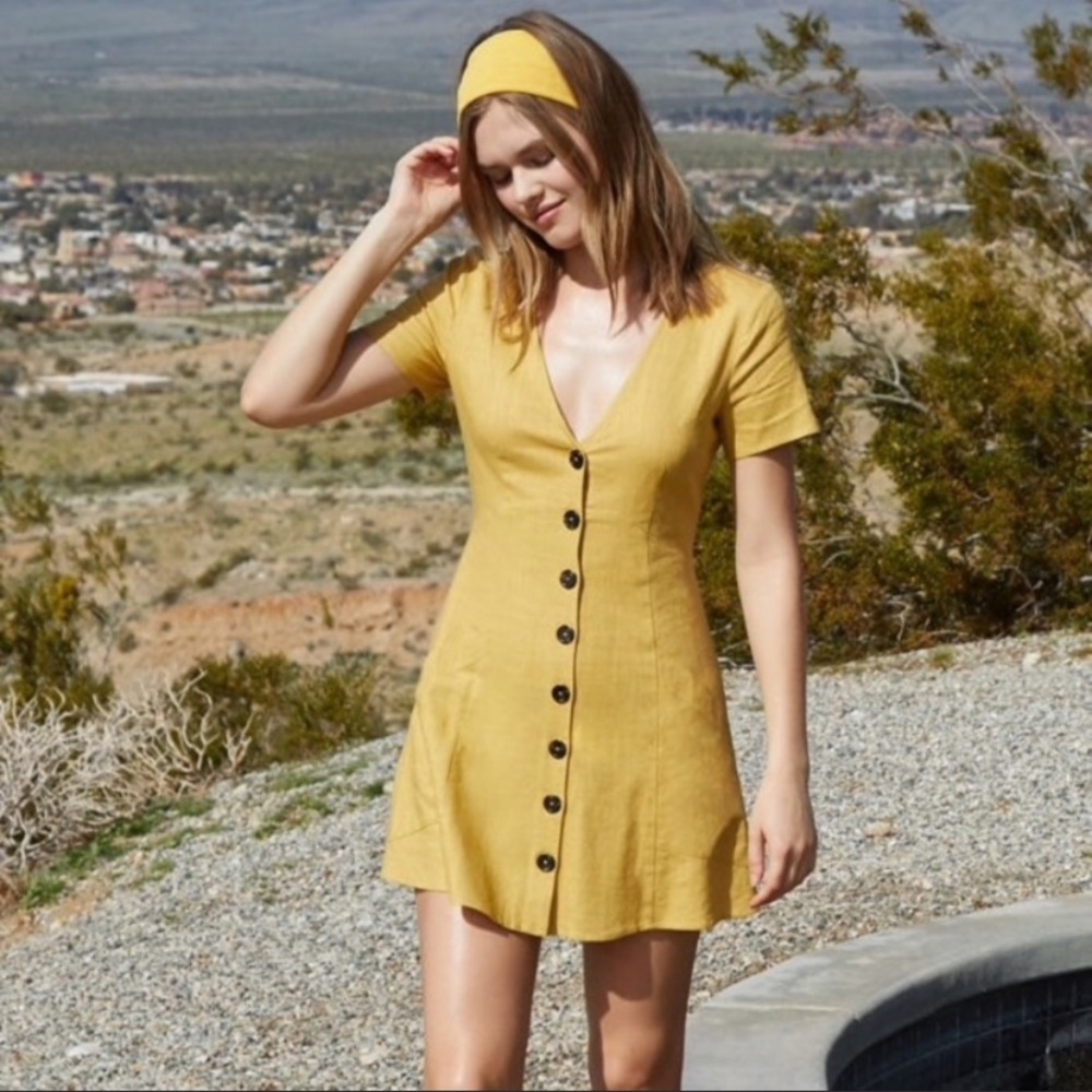 ADORABLE MUSTARD COLOR PACSUN DRESS!
